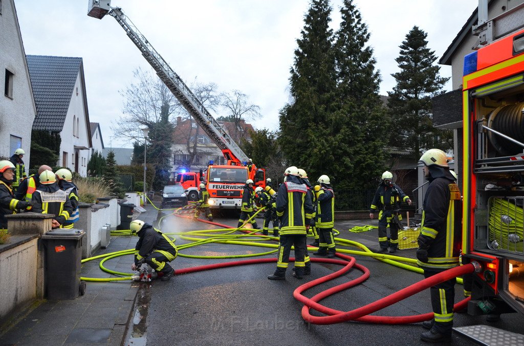 Feuer 2 Koeln Rodenkirchen Schuetzstr P131.JPG